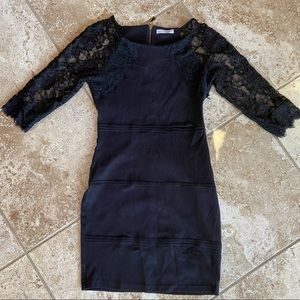 Esito Black Lace Sleeved Dress